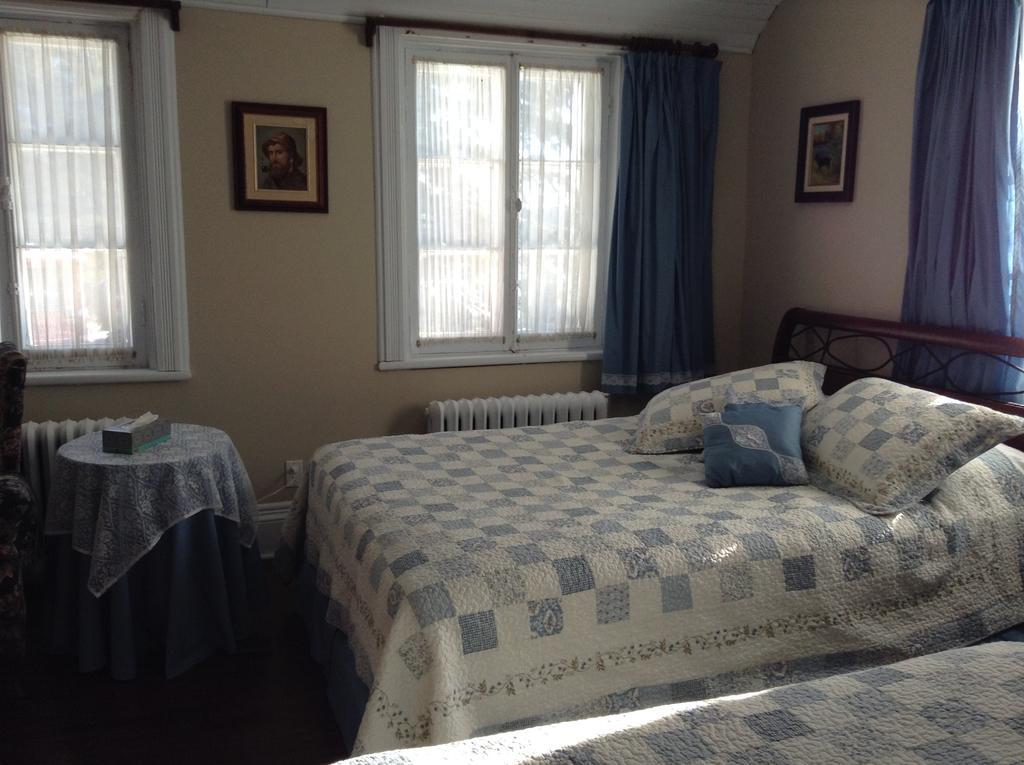 Bed and Breakfast Gil Ann Saint-André-Avellin Zimmer foto