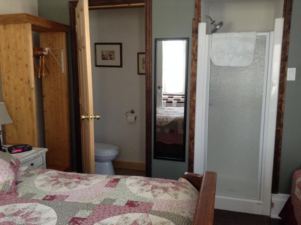 Bed and Breakfast Gil Ann Saint-André-Avellin Zimmer foto
